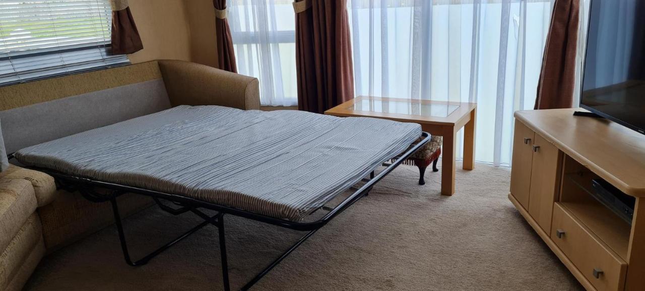 Lovely Caravan With Decking At Coral Beach Park In Lincolnshire Ref 77001c Ingoldmells