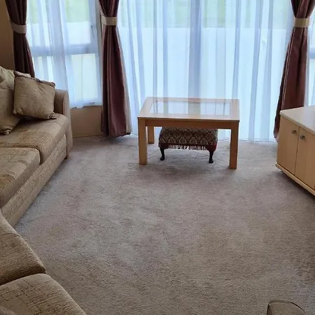 Lovely Caravan With Decking At Coral Beach Park In Lincolnshire Ref 77001C Hotel Ingoldmells Exterior photo